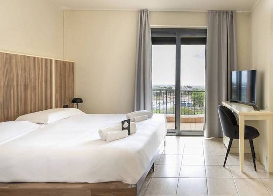 B&B HOTEL Pomezia Cortese 1