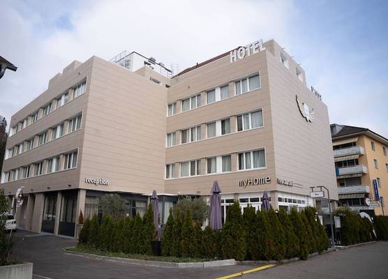My Home Hotel - Free Parking , AC 1