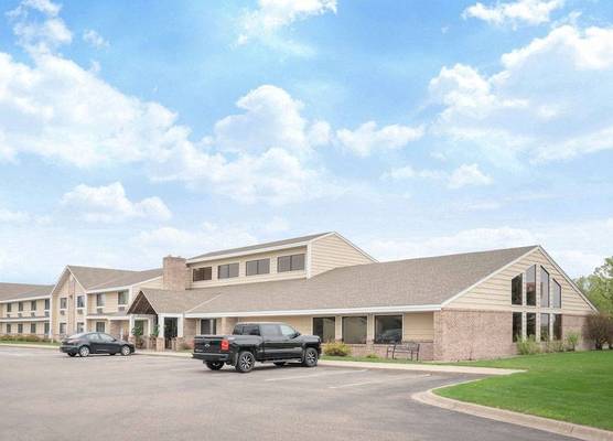 Baymont by Wyndham Lakeville 1