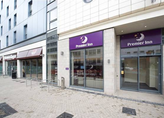 Premier Inn Bristol Cc - Lewins Mead 1