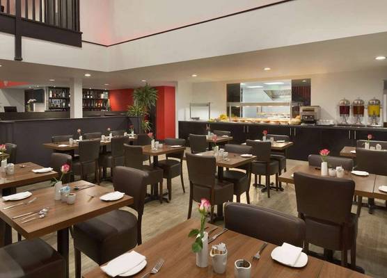 Ramada by Wyndham Oxford 1