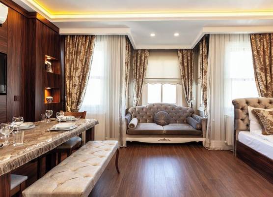 Rose Mansion by Otantik Suites 1