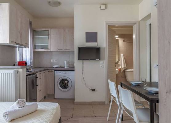 Elvita Apartments 3 1