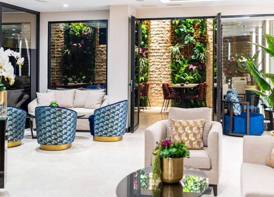Aprilis Deluxe Hotel 1