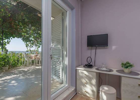 Apartment and Rooms Tatijana 1