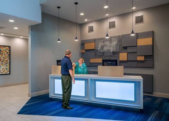 Holiday Inn Express & Suites ST PETERS by IHG 1