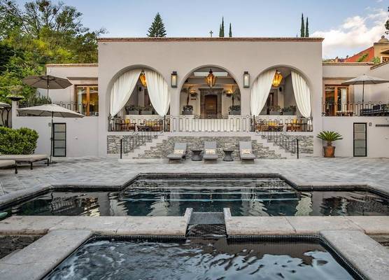 Casa Cien 1
