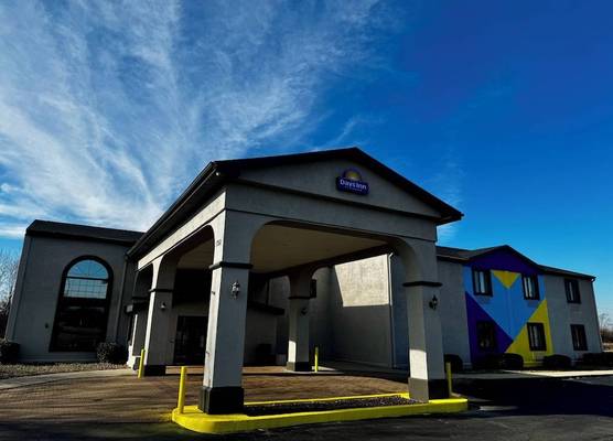 Days Inn by Wyndham Lincoln, IL Route 66 1