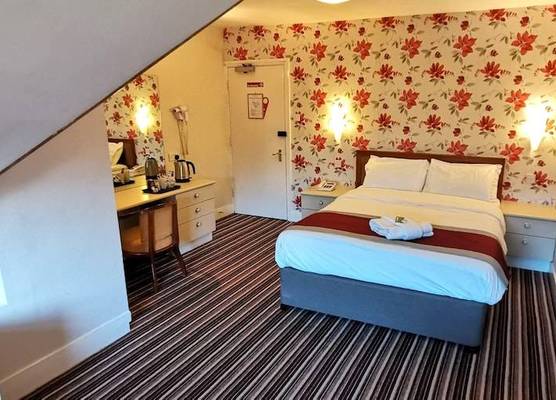 Russell Hotel 1
