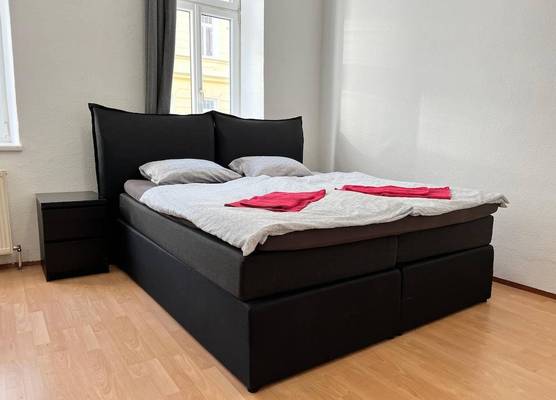 Affordable 3BR shared Apt. near Meidling 1