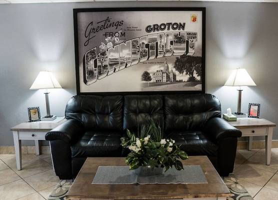 Super 8 by Wyndham Groton 1