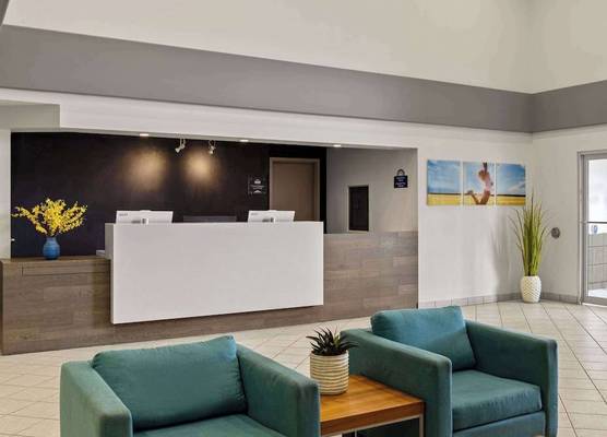 Days Inn by Wyndham Steinbach 1