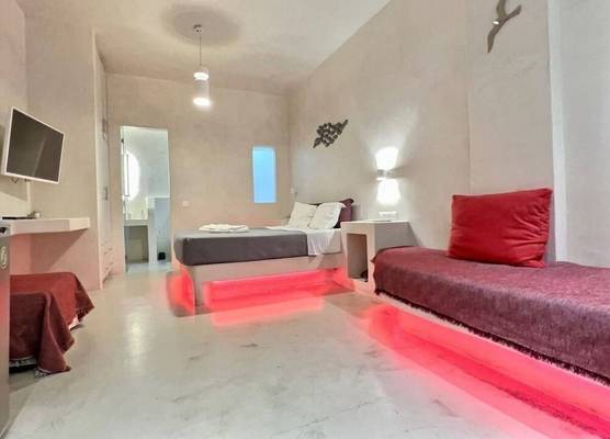 The Muses of Santorini Private Jacuzzi Suites 1