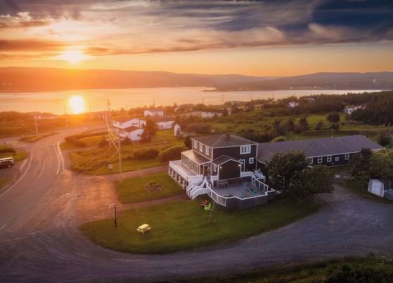 Edge of the Avalon Inn 1