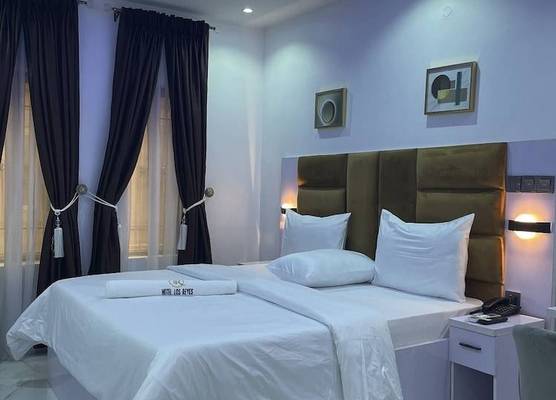 HOTEL LOS REYES 1
