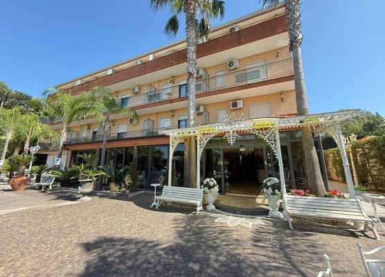 Hotel Happy Days 1
