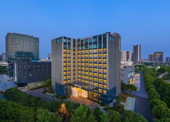 Courtyard by Marriott Jiangyin 1