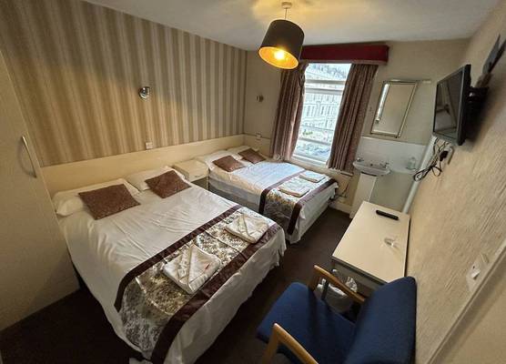 Earl's Court Rooms 1