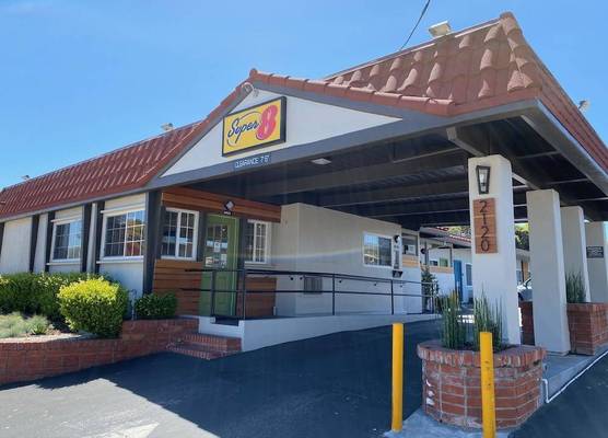 Super 8 by Wyndham Monterey 1