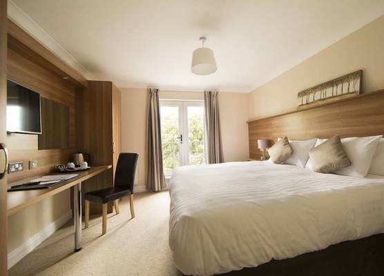 Riverside Hotel 1