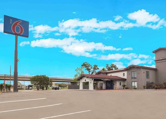 Motel 6-Beaumont, TX 1