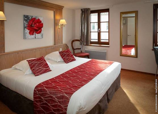 Logis Hôtel De La Cloche 1