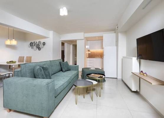 Mystique One Bedroom Apartment by BluPine 1