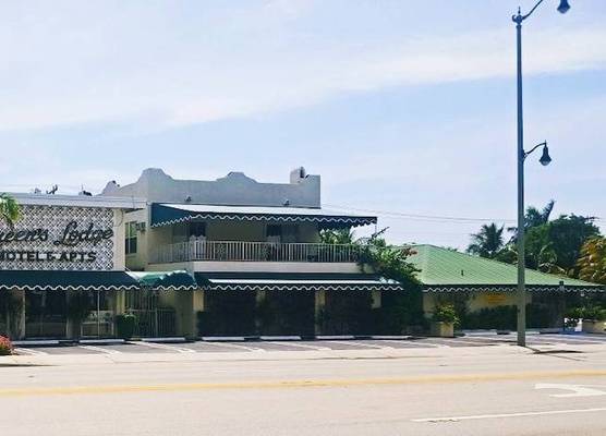 Queens Lodge Motel 1