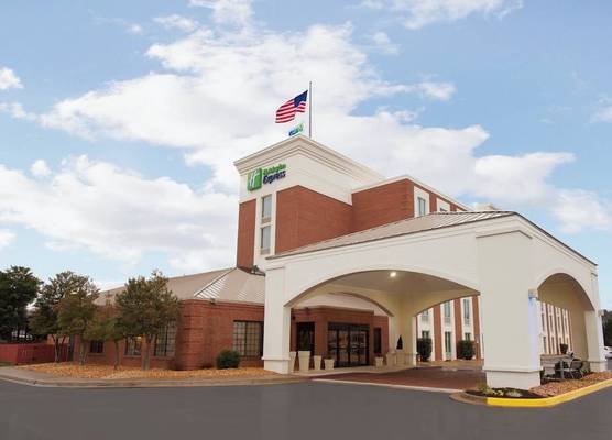 Holiday Inn Express FREDERICKSBURG SOUTHPOINT by IHG 1