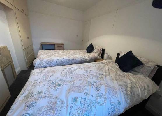 3-bed House - Sleeps 5 With Free Parking 1