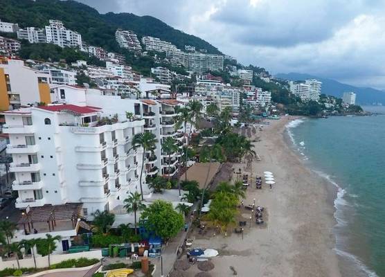 Emperador Vallarta Beachfront Hotel and Suites 1