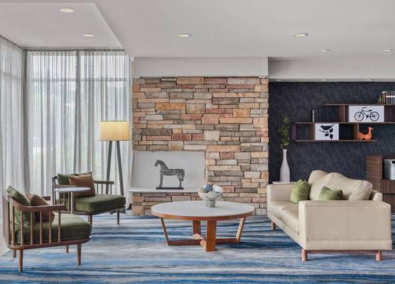 Fairfield Inn & Suites by Marriott Alexandria 1