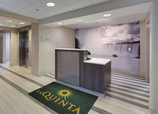 La Quinta by Wyndham Batavia 1
