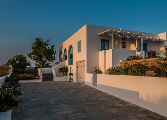 Eiriana Suites 1