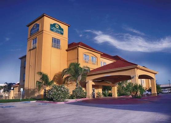 La Quinta by Wyndham Alice 1