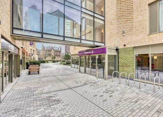 Premier Inn London Southwark - Southwark Station 1