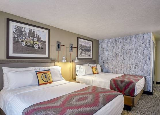 Yellowstone Park Hotel 1