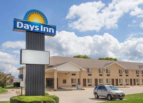 Days Inn by Wyndham Charleston 1
