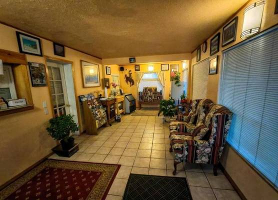 Cheyenne Motel 1