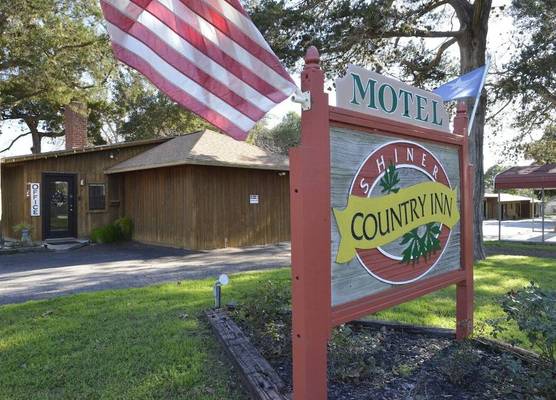 Shiner Country Inn 1