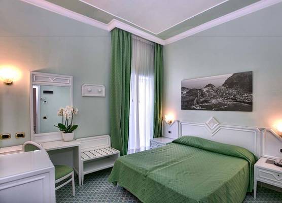 Grand Hotel Riviera 1