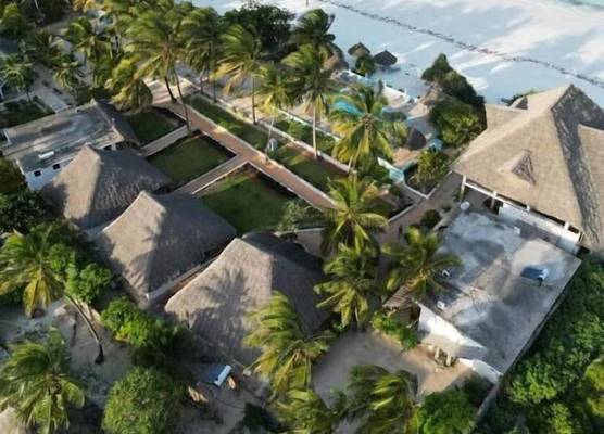 Mambo Beach Villas 1