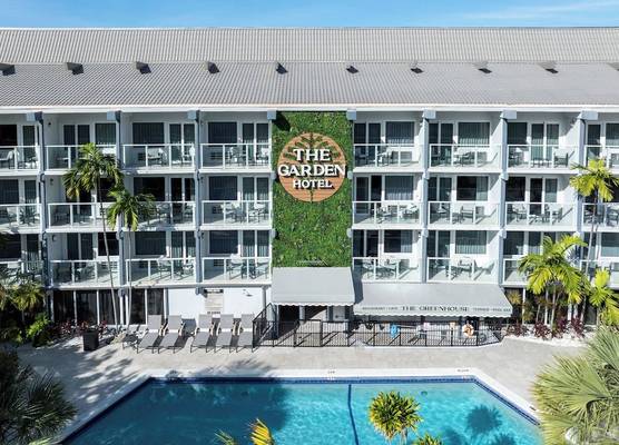 The Garden Hotel & Resort 1