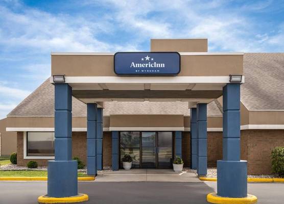 AmericInn by Wyndham Marshfield 1
