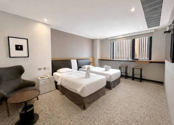 3 Door Hotel 1