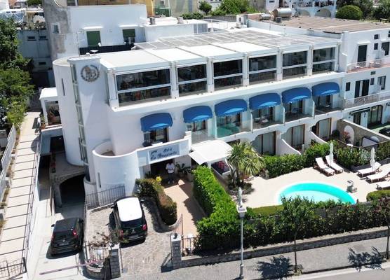 Bougainville Luxury Boutique Hotel 1