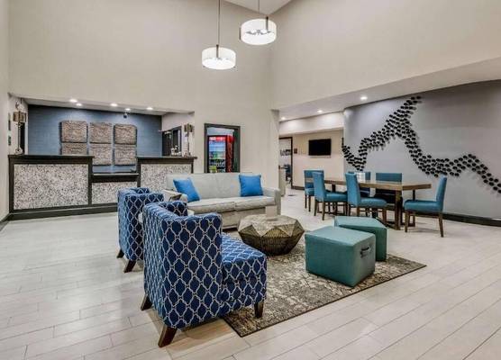 Clarion Pointe 1