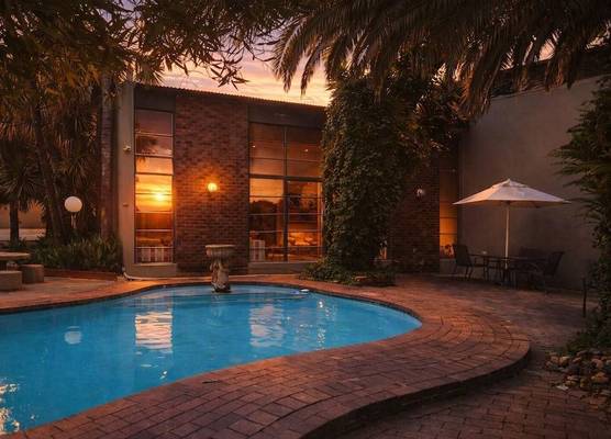 African Moon Corporate House 1