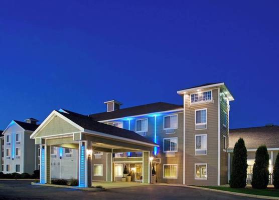 Holiday Inn Express & Suites NEW BUFFALO, MI by IHG 1