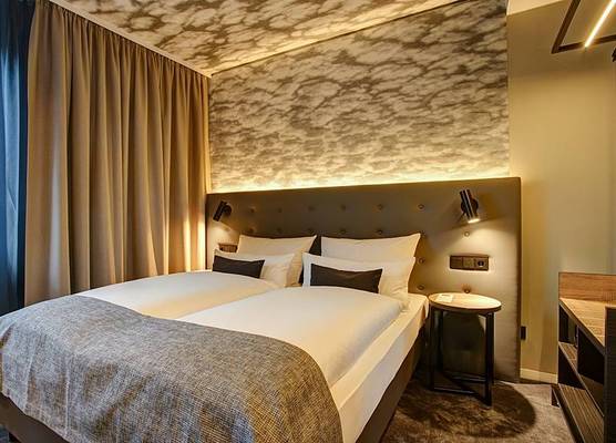 BOUTIQUE 125 HAMBURG AIRPORT 1